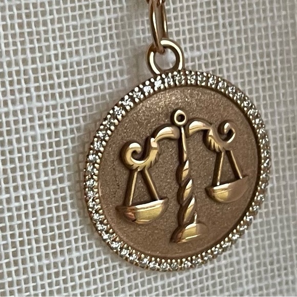 Ring Concierge Zodiac Medallion Necklace Libra 14k Rose Gold - Picture 4 of 13